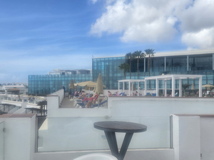 Pool Bar