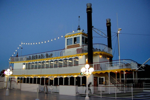 2-Hour Dinner Cruise on Lake Mead from Las Vegas