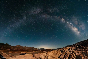 Death Valley Sunset and Stargazing Day Tour