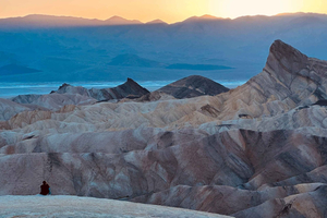 Death Valley: Dagstur med solnedgangsglød, saltsletter og stjernekiggeri