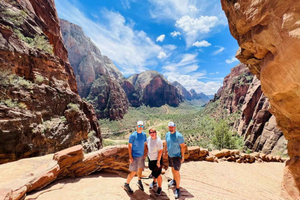 Explore Zion: Private Hiking Photography Tour from Las Vegas