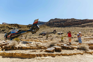 Von Las Vegas aus: Grand Canyon Helikopter Tour mit Champagner