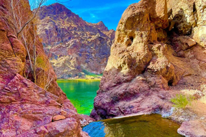 From Las Vegas: Hoover Dam Kayak Trip with 6 Hot Springs