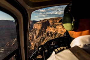 Grand Canyon: Flyv under kanten og videre med helikoptertur