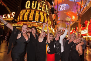 Las Vegas: Private Party Bus Tour Of Vegas Strip w Champagne