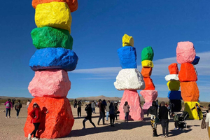 Seven Magic Mountains & Welcome Sign Tour