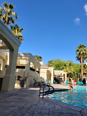Club De Soleil