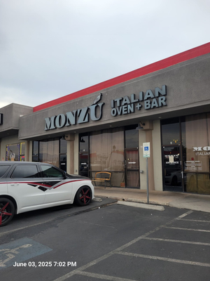 Monzú Italian Oven + Bar