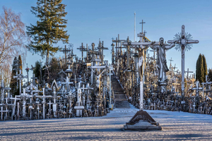 From Riga: Hill of Crosses and Jelgava Gems Tour