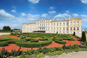 Latvian Palace and Medieval Castle Private Trip