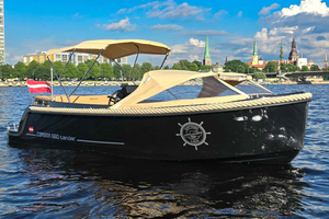 Riga: Private Boat Tour City Canal and Daugava River