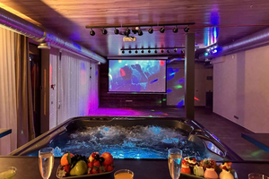 Riga: privé-bioscoop met bubbelbad