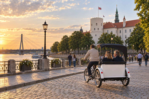 Riga: privérondrit langs hoogtepunten van de oude stad per fietsriksja