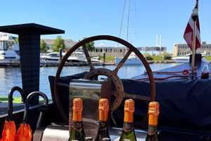 Riga: Private Riga canal boat tour with Riga Black Balsam