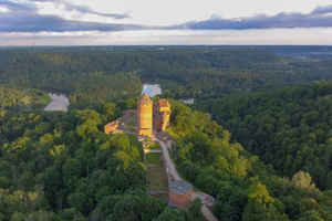 Sigulda: Golden Autumn & Wine Tasting – Shared/Private