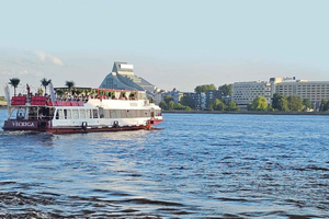 Solnedgangstur til Sea Gates – Elvecruise i Latvia