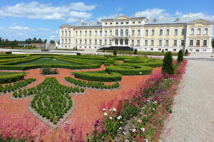 Vilnius: Hill of Crosses, Rundale Palace, Bauska Castle Trip