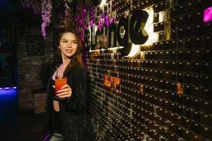 8 Lounge Cocktail bar & Restaurant