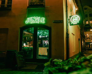 Jungle house