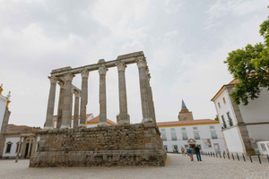 From Lisbon - Évora and Monsaraz with Regional Wine Tasting