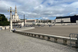 From Lisbon - Private Full-Day Tour to Fátima, Nazaré, and Óbidos