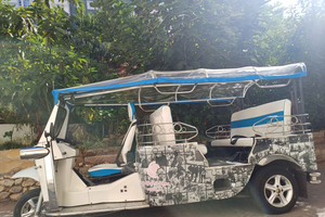 Lissabon: halve dag sightseeingtour per tuk tuk met gids