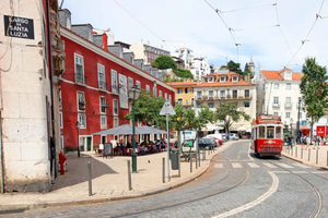 Lissabon: 3-i-1 rundtur med hop-on hop-off-buss och spårvagn
