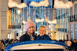 Lisbon: Christmas Lights TukTuk Tour + Wonderland Drop-Off