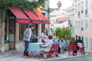 Evening Local Food Crawl with Drink Pairings