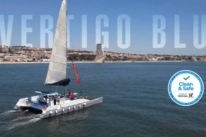 Lissabon: Catamaran privécharter voor maximaal 18 personen
