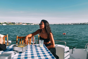 Private Luxury Catamaran Tour with Welcome Drink