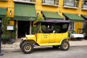 Lisboa: Tour de la ciudad en Tuk Tuk con coche de época