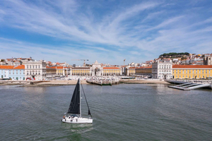 Private Sailboat Tour on the Tagus at Sunset
