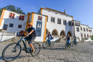 Lissabon: Sintra Magical e-Bike Tour + frokost & Pena-paladset