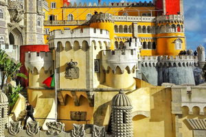 Sintra: Truly Private Tour to Pena Palace & Regaleira