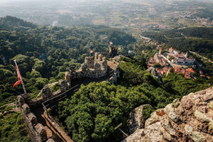 Sintra Small Group: Pena Palace, Moorish Castle & Cascais