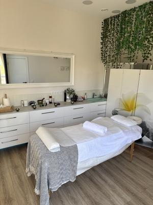 Body Massage Healing by Greg
