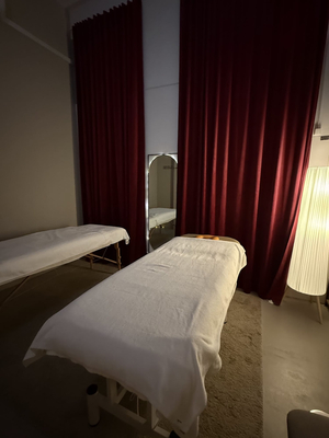 Face and body massage for women by Ksenia and Anna