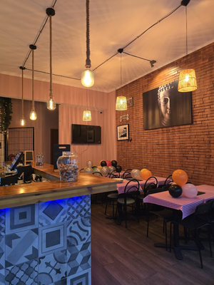 Grill house restaurant &bar