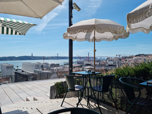 Noobai - Rooftop Bar e Restaurante