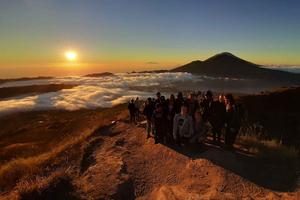 Bali: Sunrise Hike at Mount Batur with Bali Swing