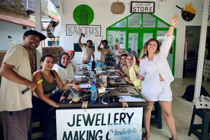 Gili Air: kaktus silver jewellery making class