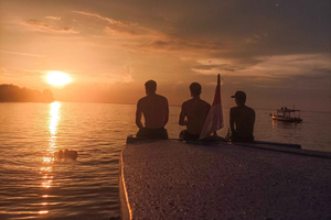Gili Trawangan: Gili Islands Sunset Boat Tour and Snorkeling