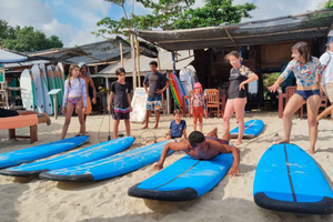 Lombok: Surf Lesson & Sukarara Village with Transfer
