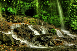 Lombok Waterfalls & Weaving Tour: Benang Stokel & Kelambu