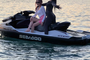 Senggigi Bay: 1-Hour Jet Ski Rental