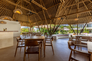Amalurra Bar & Restaurant in Selong Belanak, Lombok