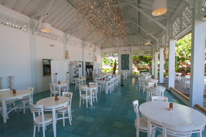 Laut Biru Bar & Restaurant
