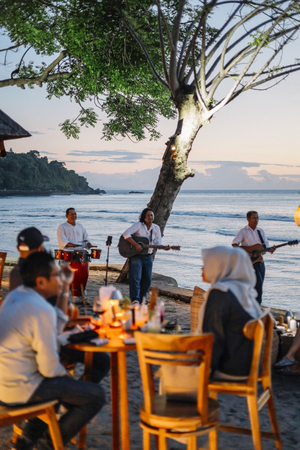 Qoral Beach Bar