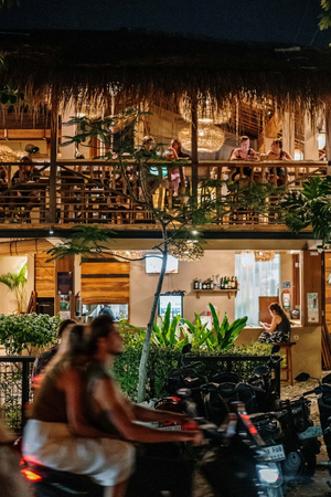 Treehouse Restaurant & Bar Kuta Lombok